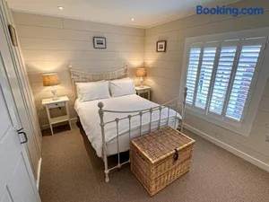 Image of Stylish 3BR Cowes Cottage Close To The Waterfront