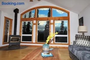 Image of 3 Bedroom Home with Amazing Views 11 mi from Denali