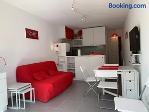 Image of Studio Cabine Rénové à 250m de la Plage de Mèze - Climatisé, Jardin, Parking Privé - FR-1-604-15