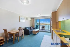 Image of 1 Bedroom Waterfront Apartment - Rooftop Pool & Spa