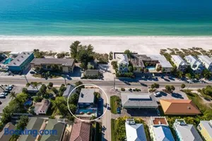 Image of Seagrass Flats 2 offers prime location that