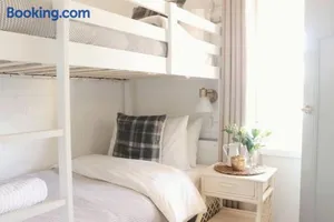 Image of Rustic Chic 200 metres from CBD
