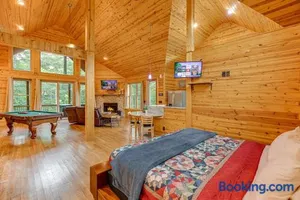 Image of Perfect Couples Cabin w 2 Person Spa Bath