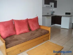 Image of Appartement T3 au pied des pistes avec balcon et parking couvert - 2 chambres, 6 couchages - FR-1-593-56