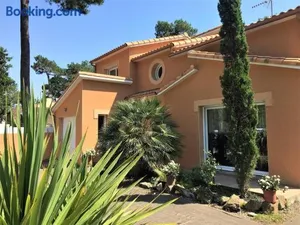 Image of Maison spacieuse près de la mer à Saint-Brevin, 8 pers, jardin, WiFi, jeux, parking, bébé. - FR-1-392-126