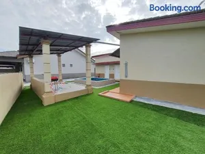 Image of Swimming pool with 5 bedroom house Full AC near Stadium Hang Jebat