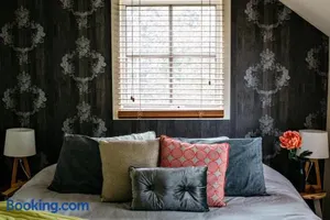 Image of Northfield Boutique Apartments Upstairs and Garden View