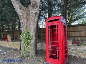 Image of Restful Break 2 bedrooms Woods Cottage close to Hiking Park Chislehurst Caves