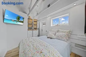 Image of Private Cottage on Annie