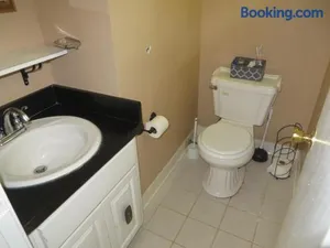 Image of Atlanta Hartsfield Airport Guesthouse - Netflix Disney Amzn