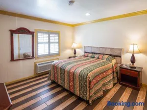 Image of Parkside Inn