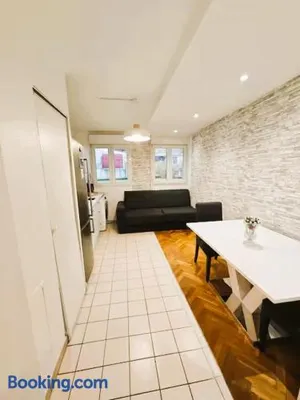 Image of Mini-studio avec kitchenette OU chambre confort avec frigo et TV - Parking en option sur résa !