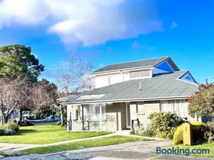 Image of Beach House 3 mins Walk Bellerive Beach, Hobart