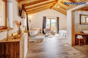 Image of Landhaus Trinis - Kleine Kaffee Tee Theke mit Kühlschrank - Parkplatz