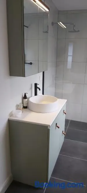 Image of The Dentist on Lava - 2 bathroom. 2 bedrooms