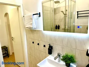 Image of Dschungel Apartment, Netflix, Sonos, nahe Messe Düsseldorf, Helios Klinik, Innenstadt