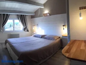 Image of LOGIS HOTEL L' Auberge d'Uzes