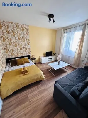 Image of Maisonnette STUDIO Parc Astérix I ROISSY CDG I CHATEAU DE CHANTILLY I PARIS