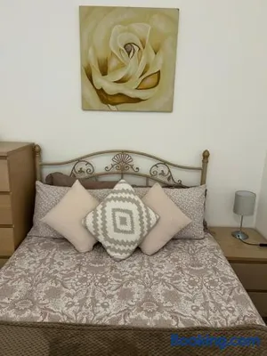 Image of 3 Bedroom Flat in Town Centre