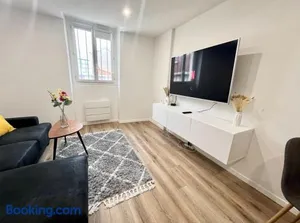 Image of L Eclat - Logement moderne proche Paris - Wifi
