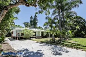 Image of Ocean Haze - Prime Beachfront Getaway