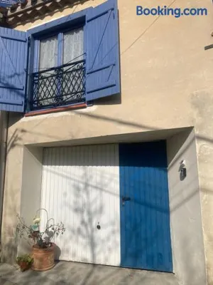 Image of "L'Echapée Belle" Maison de village climatisée de 45m2 à proximité de Carcassonne,1 chbre à l'étage vue panoramique sur les pyrénées, cuisine équipée,1Salon,1 sdb, Wifi, Parking gratuit, Netflix,Canal sat, Fauteuil massant