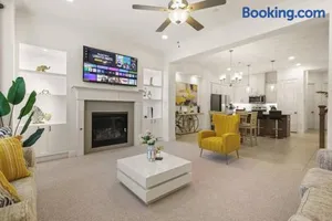 Image of Shop & Store Oasis, 13min from Airport, Prime Spot