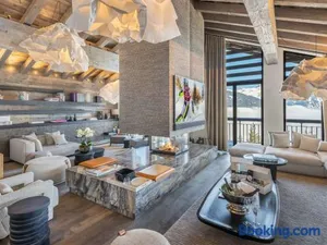Image of Chalet luxueux à Courchevel avec piscine, cinéma, salle de sport et service complet - FR-1-562-71