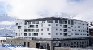 Image of Apex2100 International Ski Academy Tignes