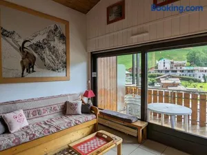 Image of Duplex au centre de La Clusaz, balcon sud, proche pistes et commerces - FR-1-459-119