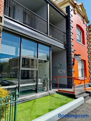 Image of Refresh109 on Cameron