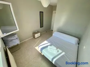 Image of Habitación con baño compartido NO FUMADORES y gente no ruidosa