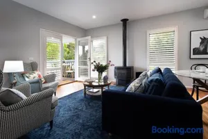 Image of Lake Orchard Villas