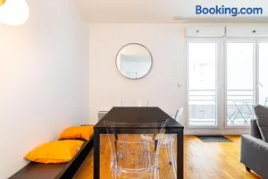 Image of GuestReady - Cosy and Calm in Suresnes