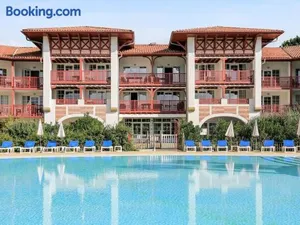 Image of Appartement à Biscarrosse avec Piscine, Boulodrome et Terrasse – 7 Personnes, Ménage Inclus - FR-1-319-497