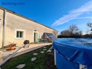 Image of Gîte familial avec piscine partagée, terrasse et WiFi - FR-1-591-635