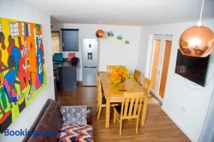 Image of Beautiful 5 Bedroom House in Glasgow