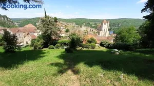 Image of Appartements - Charme, jardin et vue imprenable en plein coeur de St-Cirq