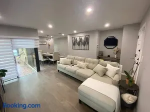 Image of Cozy 2 Bedroom Modern Farmhouse in Miami