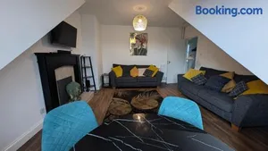 Image of Lovely 2 Bedroom Apartment in Central Location