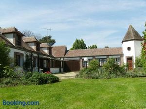 Image of Beau Gîte Rénové avec Grand Parc, Activités, Près de Dreux, Nogent et Chartres - FR-1-581-57