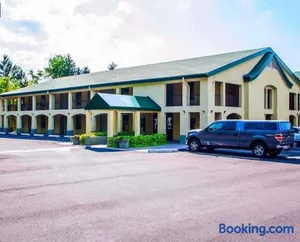 Image of McIntosh Inn