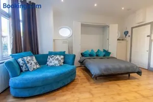 Image of Spacious and light flat in Clapham