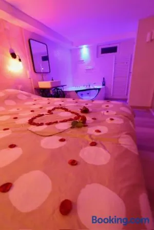 Image of L'Escapade Enchantée - Spa, Cheminée et Cinéma