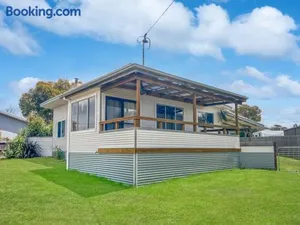 Image of Wave Side Cottage Scamander Sleeps 5