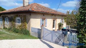 Image of Maison chaleureuse à Martisserre avec jardin privatif et cheminée