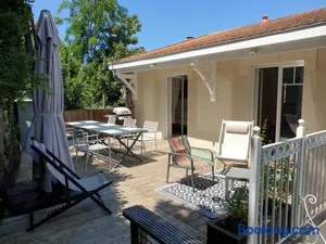 Image of Charmante Villa avec Terrasse et Garage à Arcachon, Proche Centre et Plages - FR-1-474-61