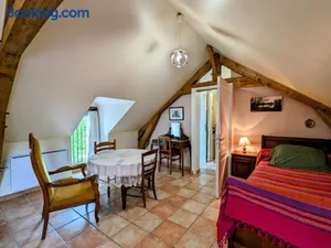 Image of Maison Charmante avec Étang Privé au Cœur du Berry - FR-1-591-86