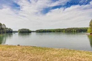 Image of Sleeps 8, Lake Lanier Hidden Gem