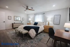 Image of Vista Experience w/King Size Bed & Pet Friendly